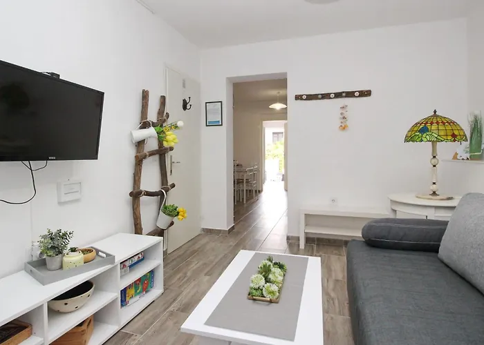Appartement Gemuetliches In Mit Eigener Terrasse By Interhome Baška