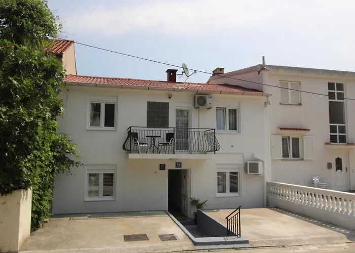 Gemuetliches In Mit Eigener Terrasse By Interhome * Baška
