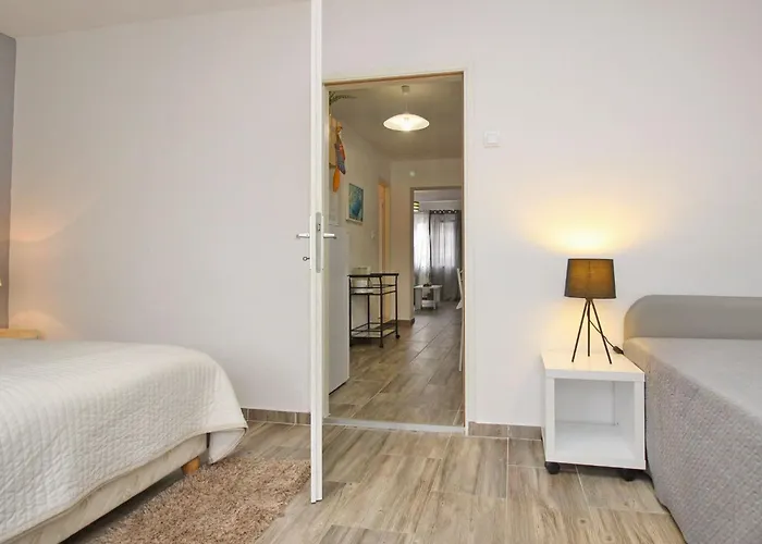 Gemuetliches In Mit Eigener Terrasse By Interhome Apartmán *