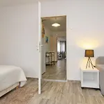Gemuetliches In Mit Eigener Terrasse By Interhome شقة *