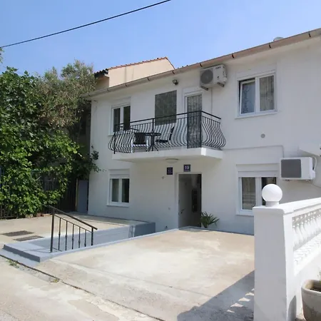 Gemuetliches In Mit Eigener Terrasse By Interhome Apartment